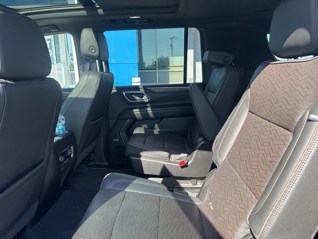 2021 Chevrolet Suburban High Country photo 9