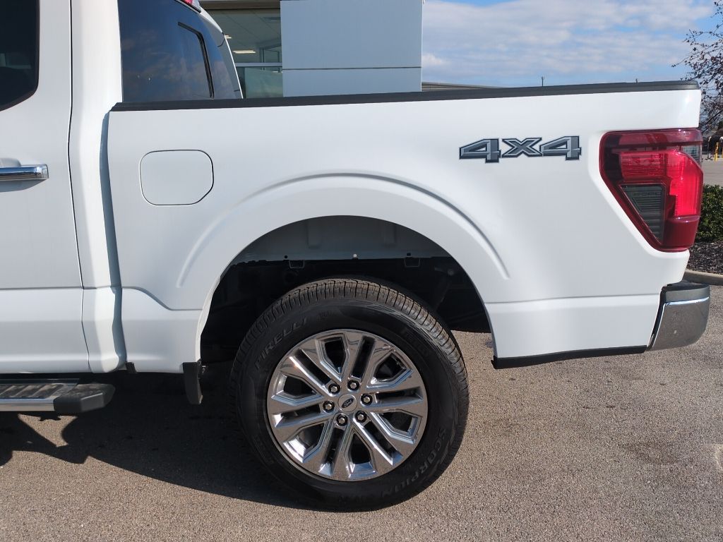 2025 Ford F-150 XLT photo 16