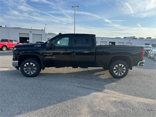2026 Chevrolet Silverado 2500HD LT photo 2