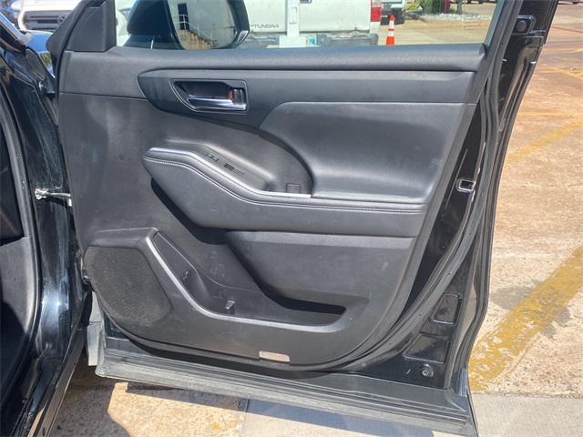 2022 Toyota Highlander XLE photo 11