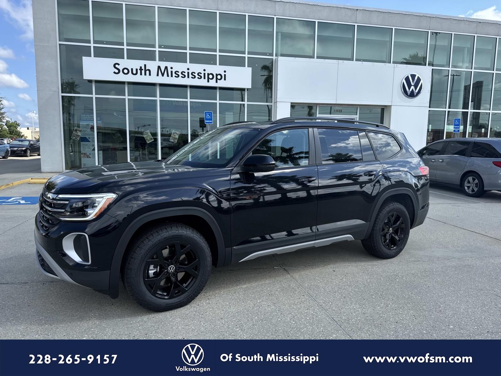 2025 Volkswagen Atlas Atlas Peak Edition's photo