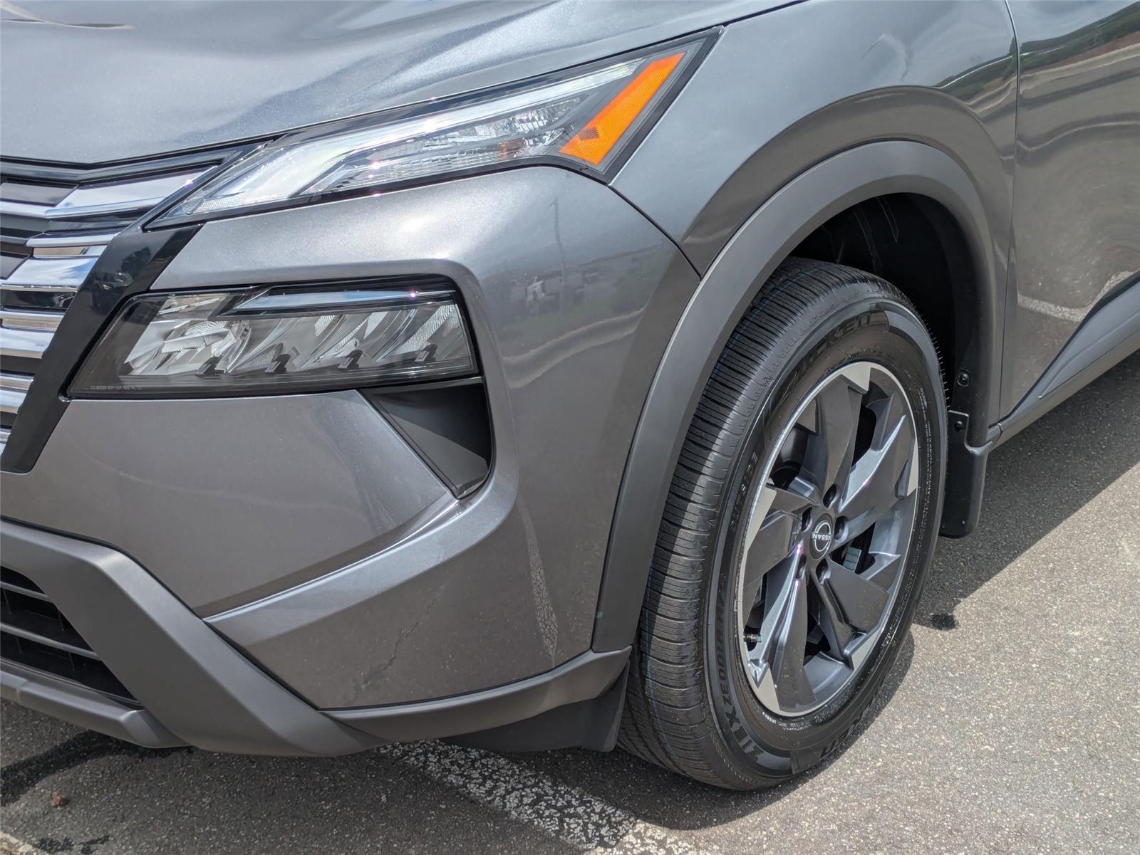 2026 Nissan Rogue SV photo 8