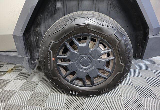 2024 Tesla Cybertruck photo 12