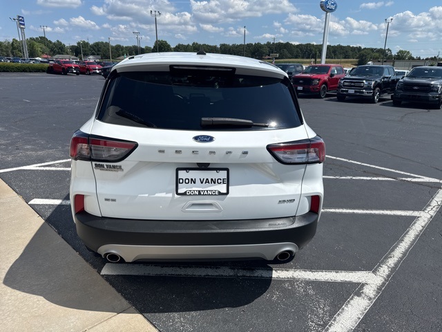 2022 Ford Escape SE photo 4