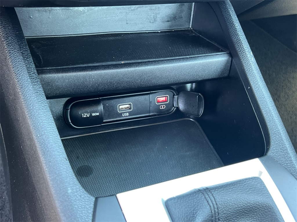 2024 Kia Forte LXS photo 31