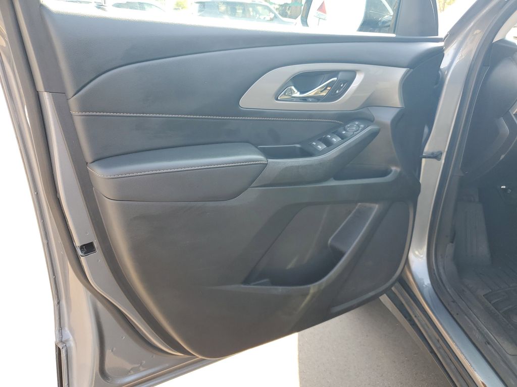 2020 Chevrolet Traverse LS photo 6