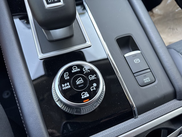 2025 Mitsubishi Outlander PHEV SE photo 17