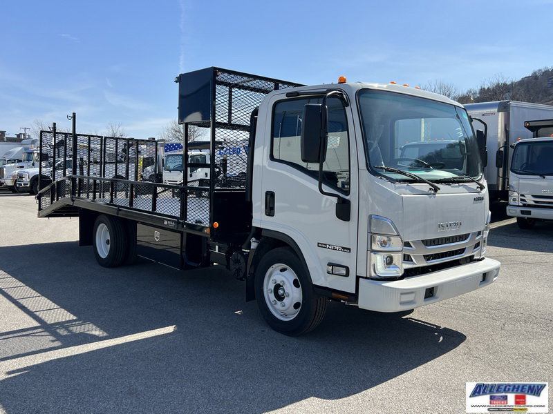 2025 Isuzu NPR photo 4