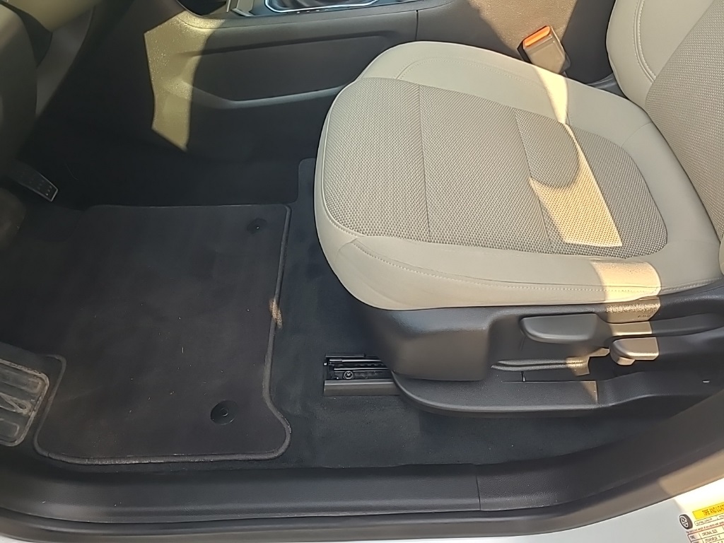 2022 Chevrolet Traverse LS photo 9