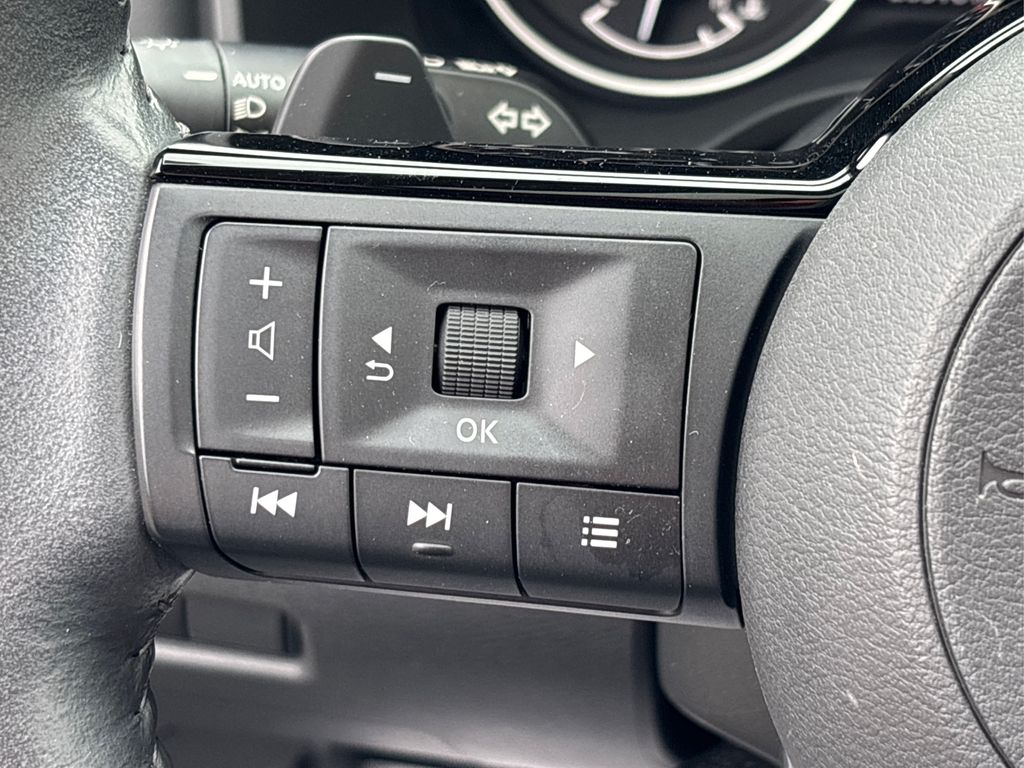 2023 Nissan Rogue SL photo 32