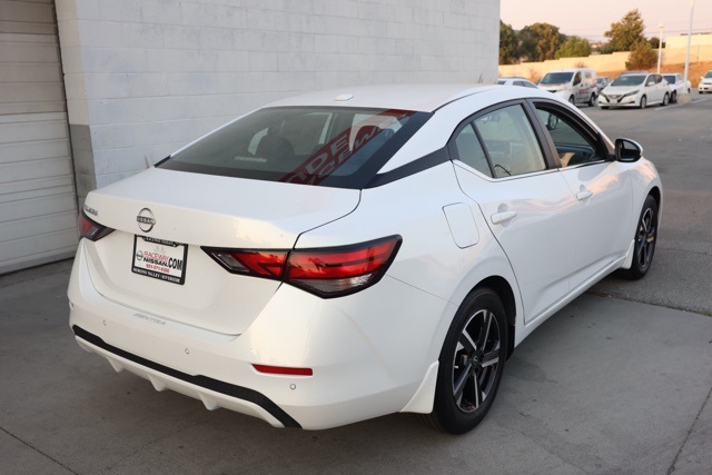 2025 Nissan Sentra SV photo 4