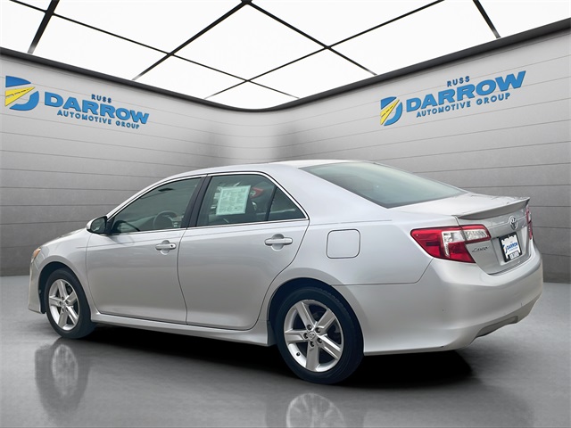 2014 Toyota Camry SE photo 3