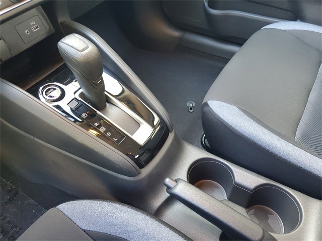 2025 Nissan Versa 1.6 SV photo 8