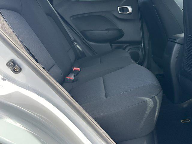 2025 Hyundai Venue SE photo 13
