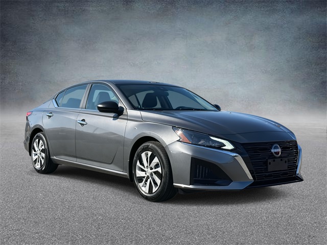 2025 Nissan Altima S's photo