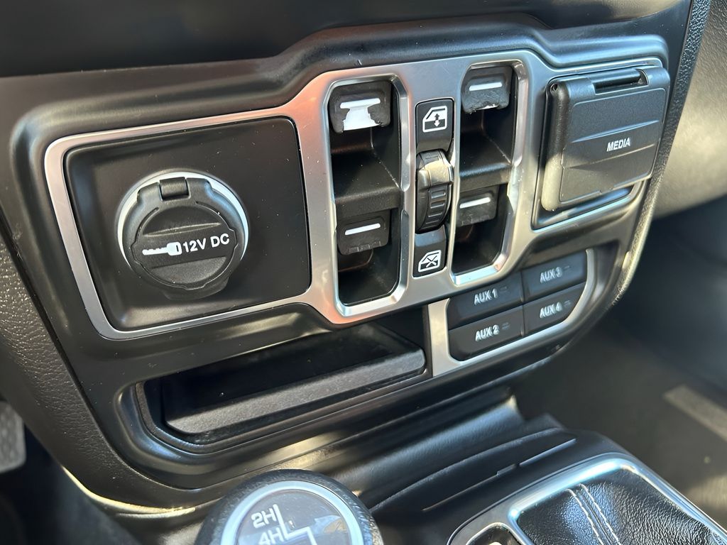 2022 Jeep Wrangler Unlimited Sahara photo 19