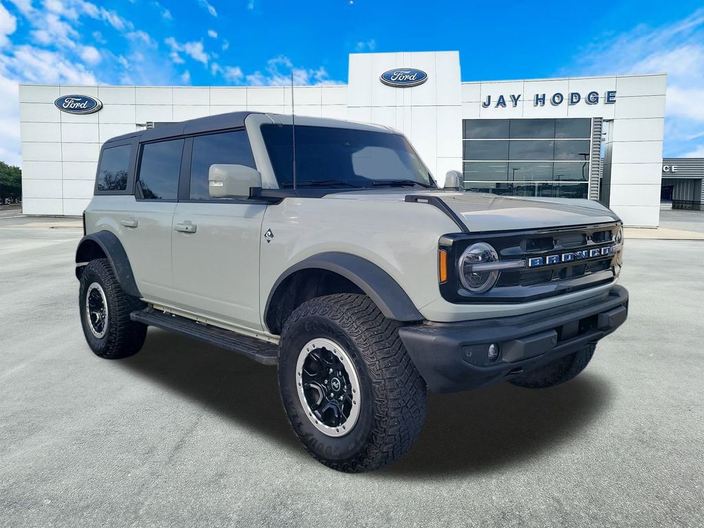 2023 Ford Bronco 4-Door Outer Banks's photo
