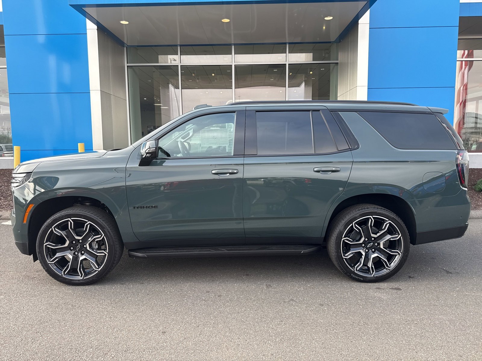 2026 Chevrolet Tahoe RST photo 5