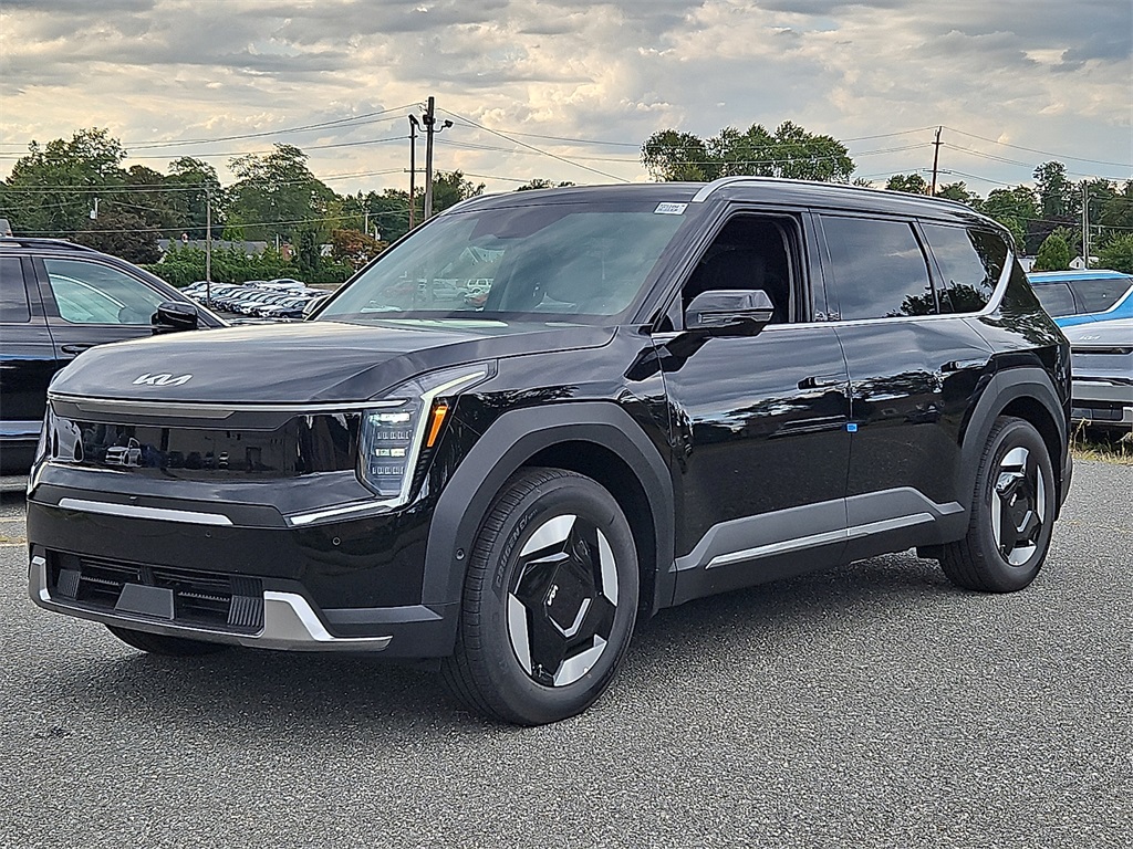 2026 Kia EV9 Wind photo 2