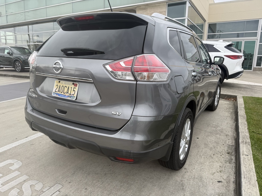 2015 Nissan Rogue SV photo 4