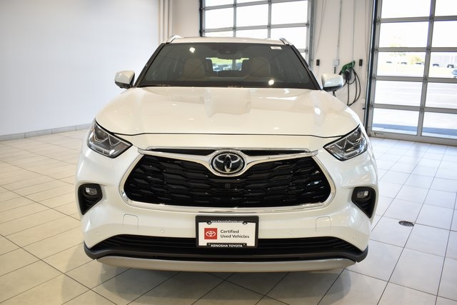 2025 Toyota Highlander Platinum photo 3