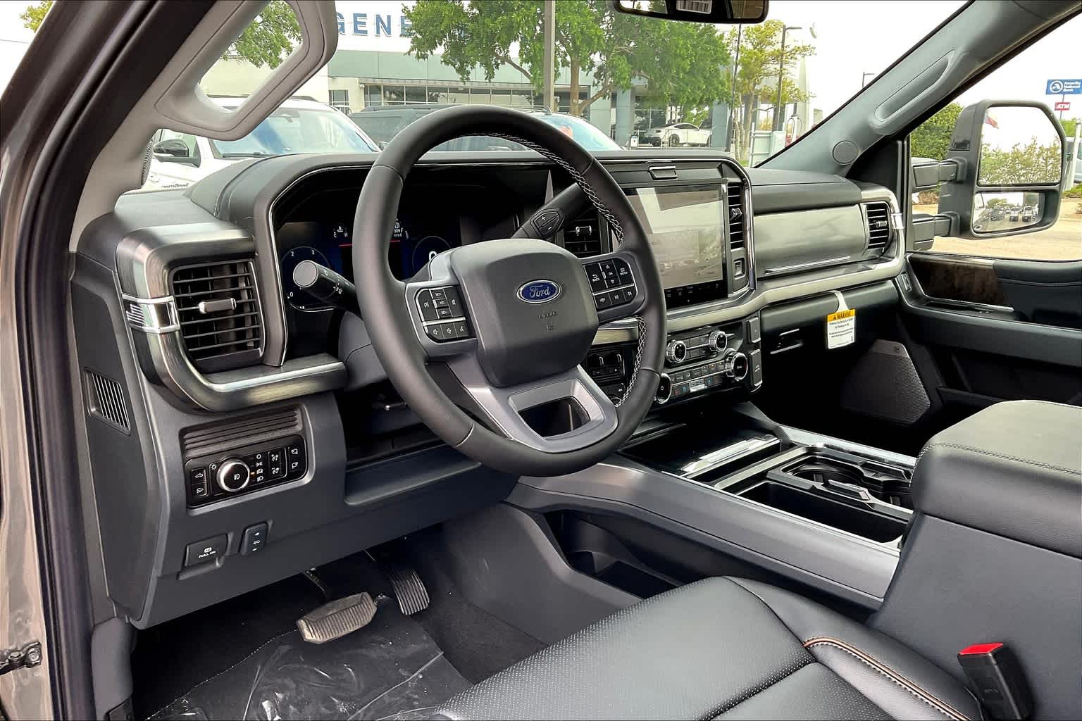 2025 Ford F-250 Lariat photo 8