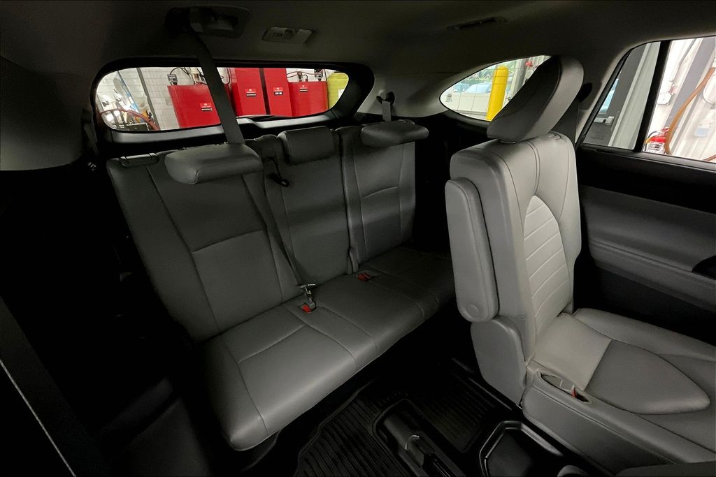 2021 Toyota Highlander Hybrid XLE photo 27