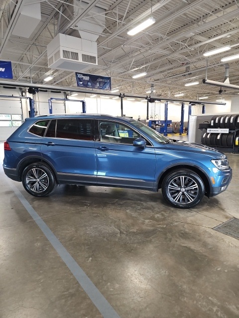 2019 Volkswagen Tiguan SEL photo 4