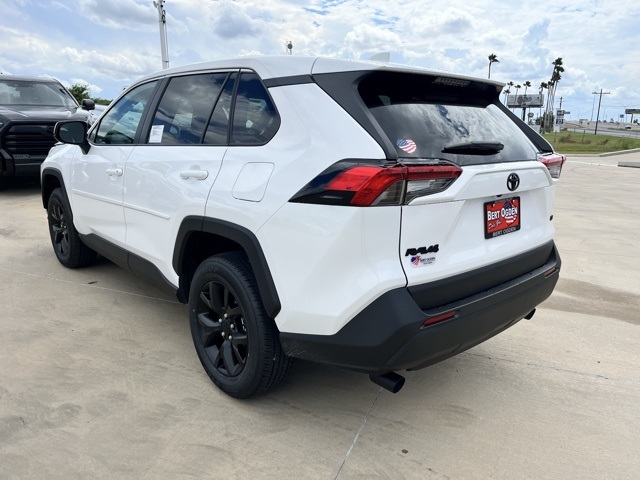 2025 Toyota RAV4 LE photo 5