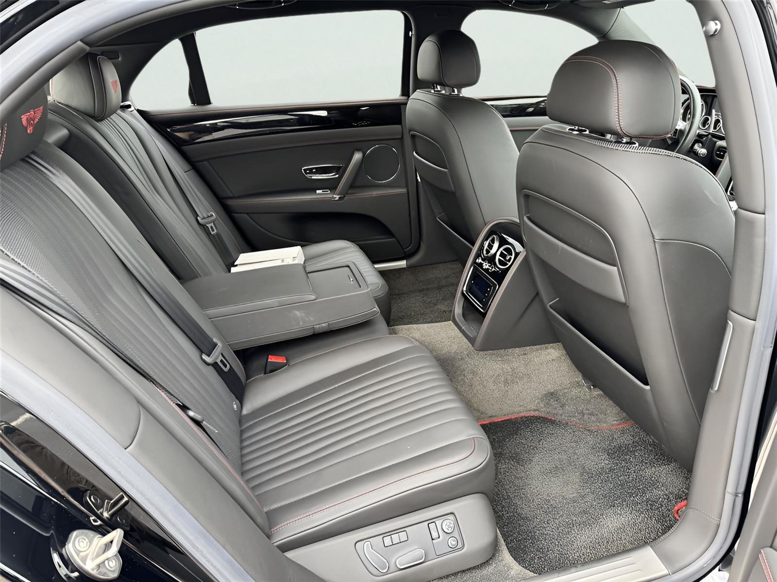 2018 Bentley Flying Spur V8 S photo 24