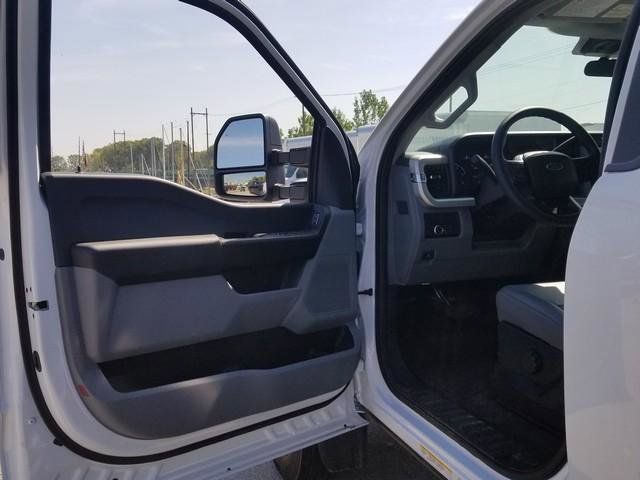 2025 Ford F-550 photo 14