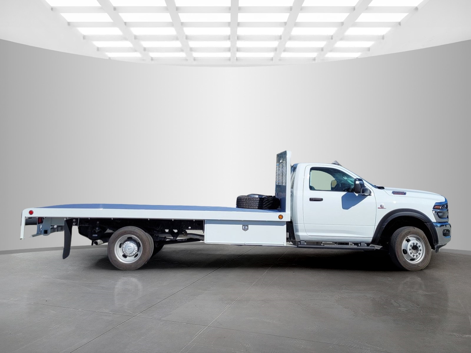 2026 Ram 5500 Tradesman photo 3