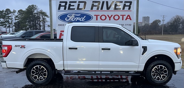 2023 Ford F-150 XL's photo