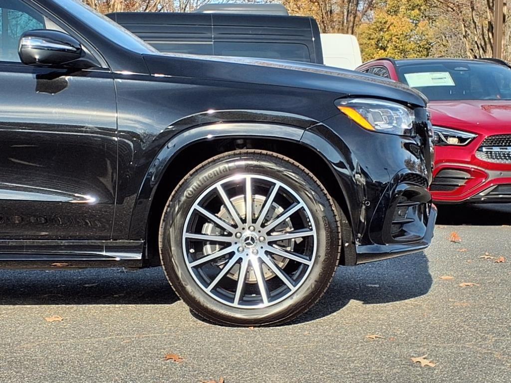 2025 Mercedes Benz GLS 450 4MATIC photo 4