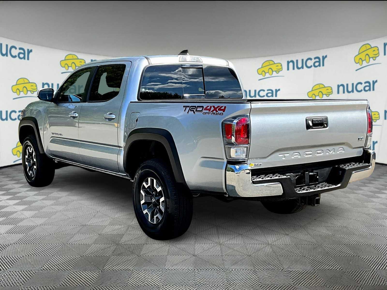 2023 Toyota Tacoma TRD photo 4