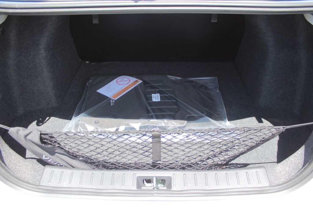 2025 Nissan Versa 1.6 S photo 10