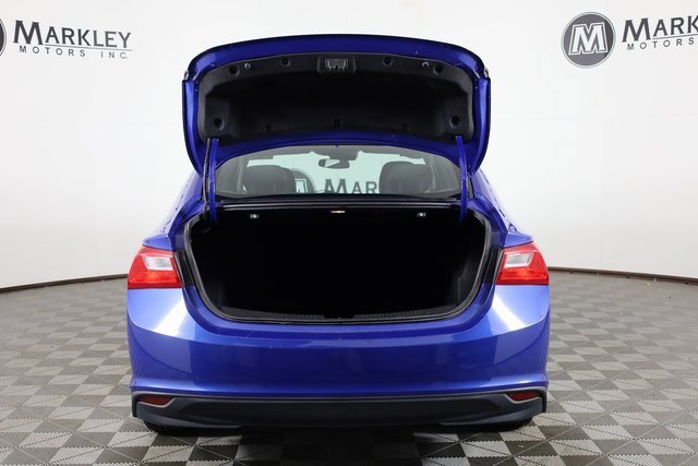 2023 Chevrolet Malibu 1LT photo 3