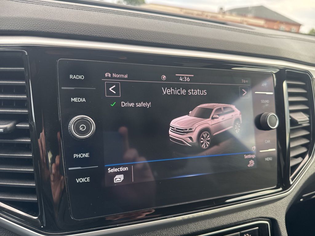 2022 Volkswagen Atlas Cross Sport SE Technology photo 35