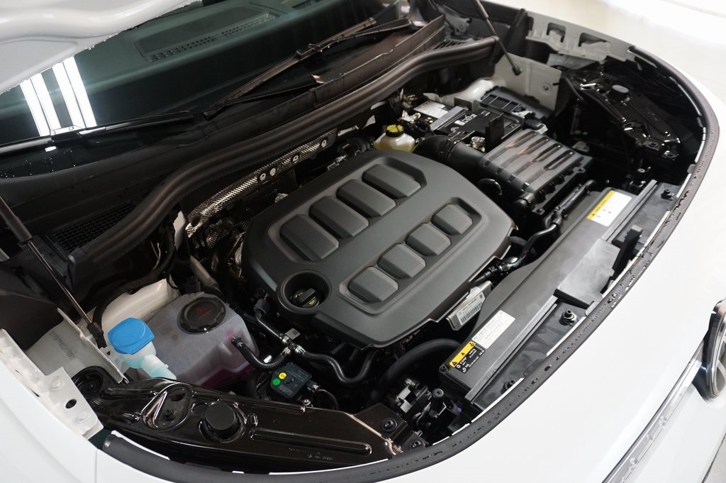 2025 Volkswagen Tiguan SE R-Line Black photo 24