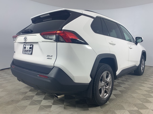2024 Toyota RAV4 XLE photo 7