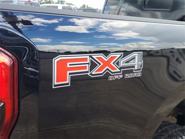2025 Ford F-250 Platinum photo 4