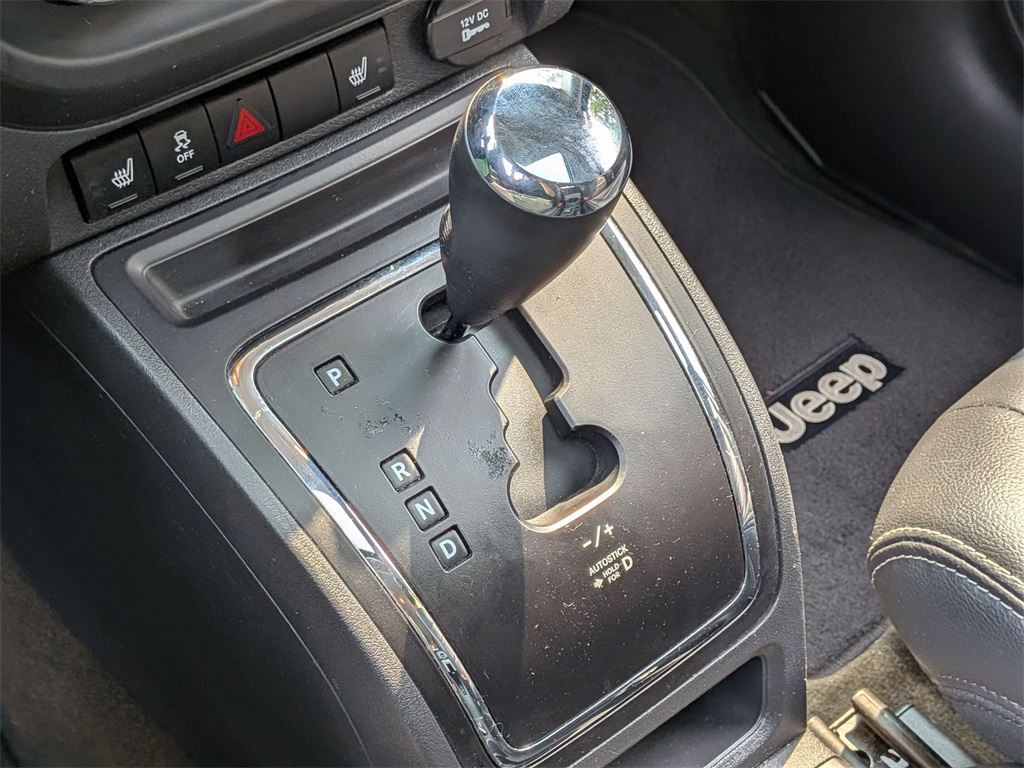 2016 Jeep Patriot High Altitude photo 13