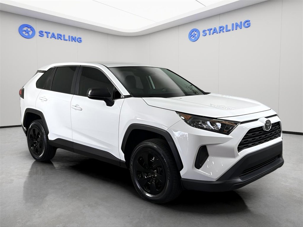 2022 Toyota RAV4 LE photo 11
