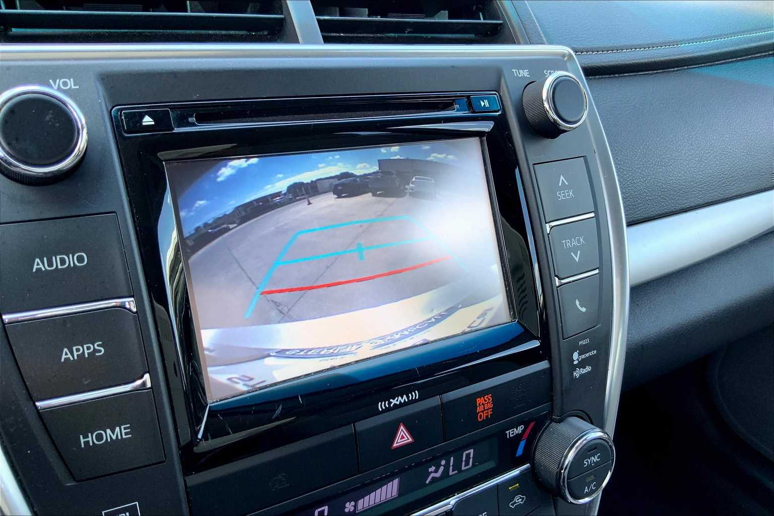 2017 Toyota Camry XSE photo 25