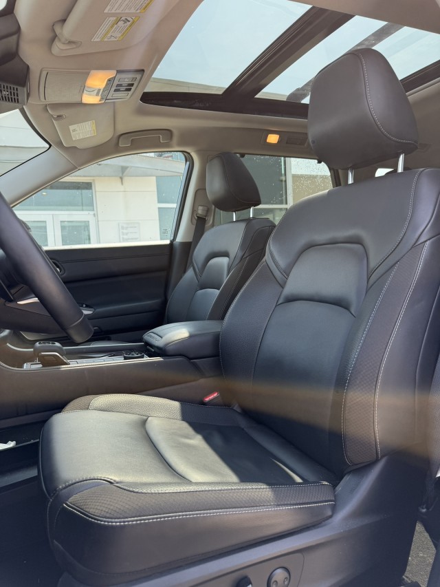 2024 Nissan Pathfinder SL photo 10