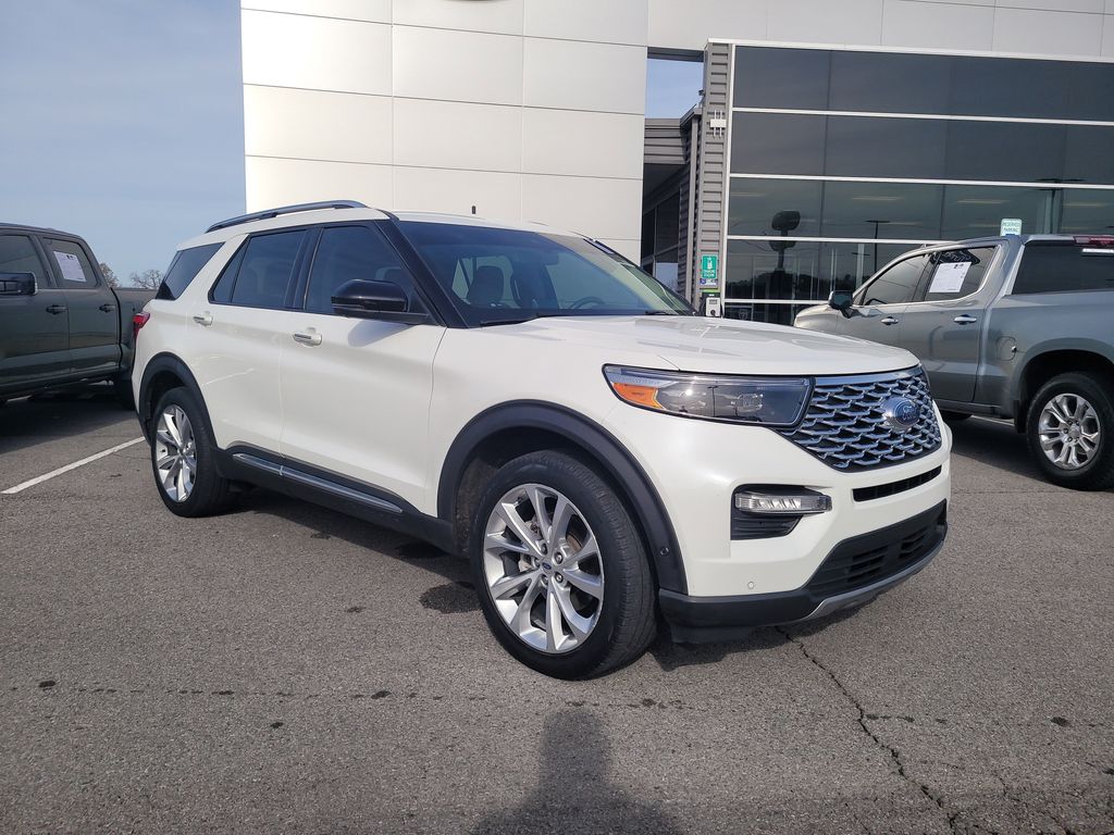 2021 Ford Explorer Platinum's photo