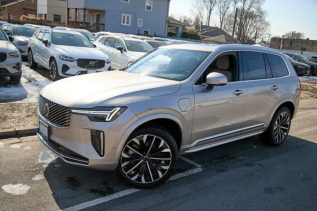 2026 VOLVO XC90 - Image 2