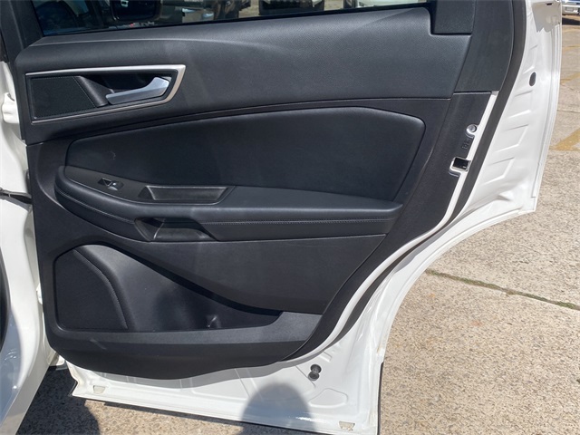 2021 Ford Edge SEL photo 12