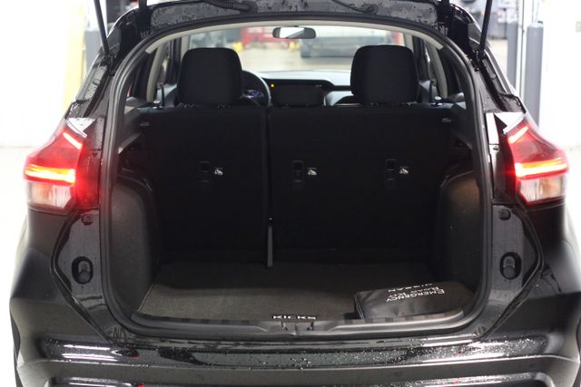 2025 Nissan Kicks Play S photo 22