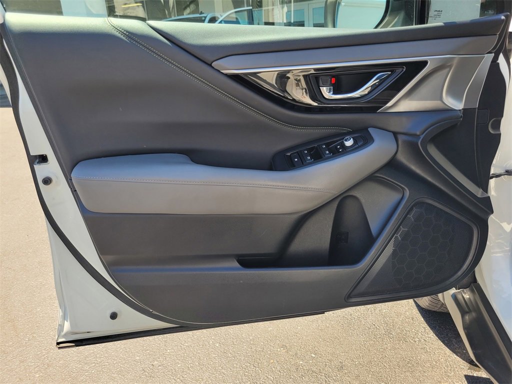 2020 Subaru Outback Onyx Edition photo 17